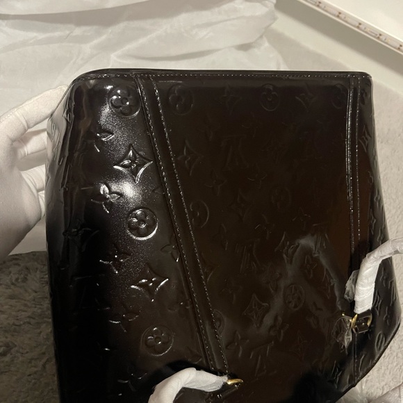 Louis Vuitton Vernis Patent Monogram - Picture 4 of 9